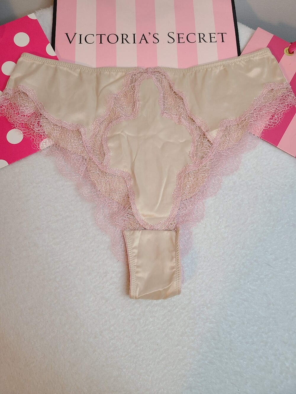 VS Dream Angels Smooth Satin Eyelash Lace Brazilian Cheeky Panty Size Lg